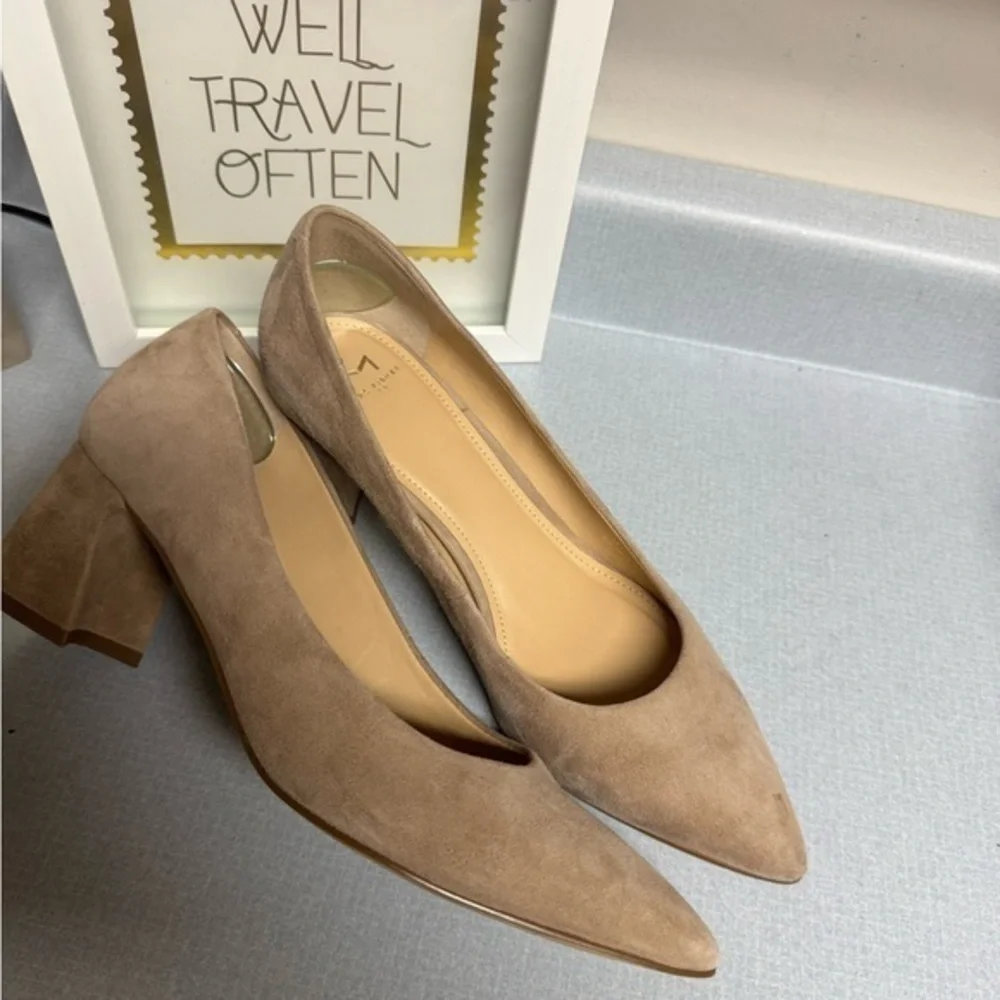 Marc Fisher Tan Heels Sophisticated Style size 8